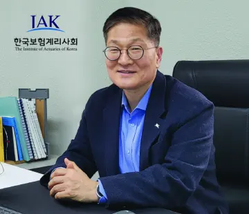 [인터뷰] 이준섭 한국보험계리사회 회장, 계리업 '가치 회복'에 총력
