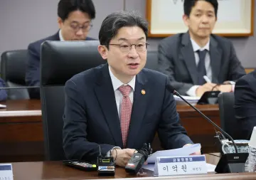 이억원 “호르무즈 선박 10척, 공동인수로 최저요율 보험 제공”